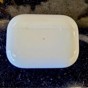 Apple AirPods Pro Wireless Charging Case - Very Good Condition